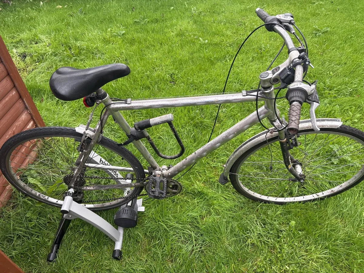 Turbo Trainer & Mountain Bike - Image 2