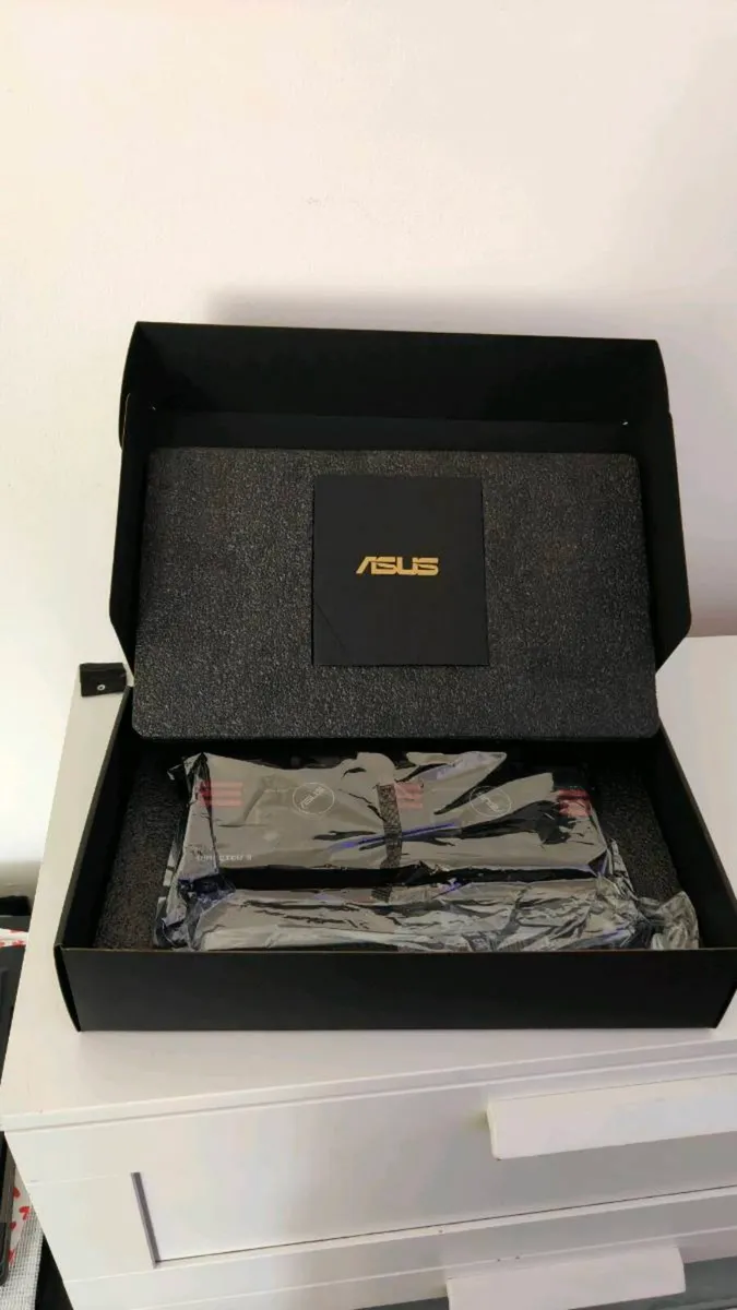 Asus Radeon HD7970 3GB GDDR5 DirectCU II Graphics - Image 3