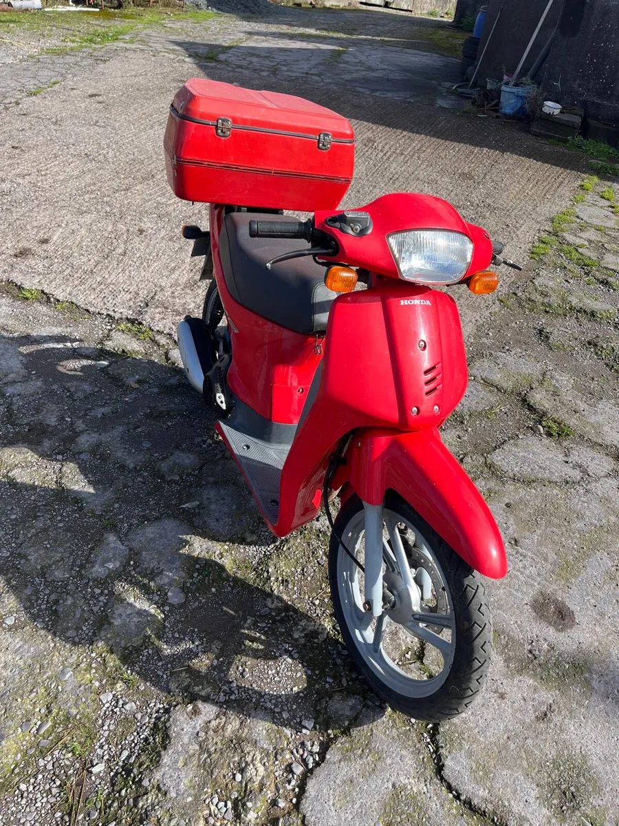 Honda SH 50 - Image 1