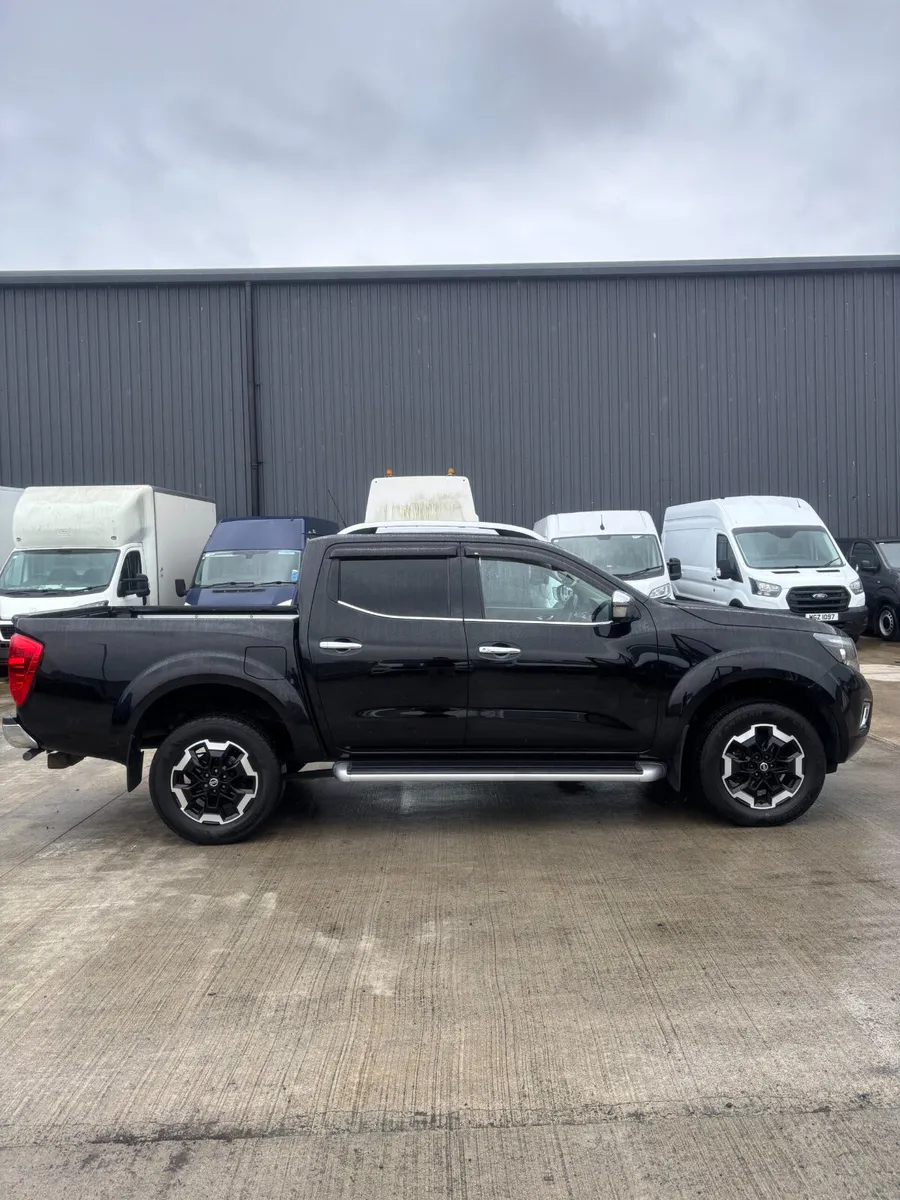 September 2019 Nissan Navara Tekna DCi 2.3d - Image 3