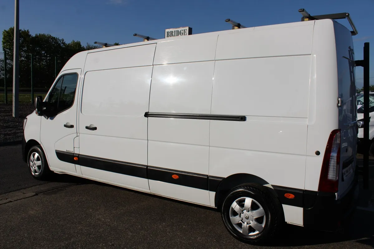 2023 Renault Master LM35 Business+ - Image 4