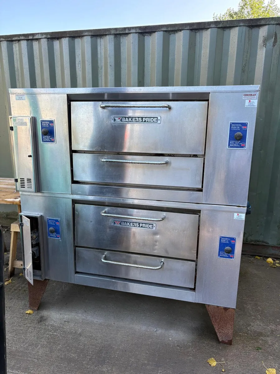 Gas oven
