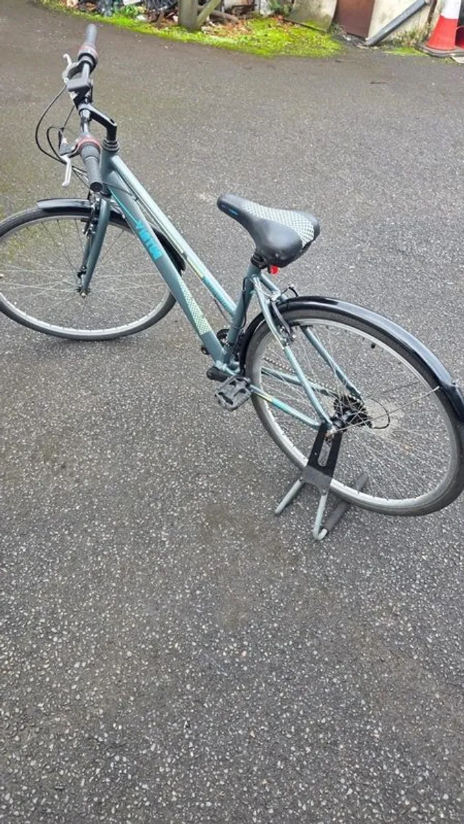 Ladies Bike   28 Alloy Hybrid Bike   18inch Frame - Image 3