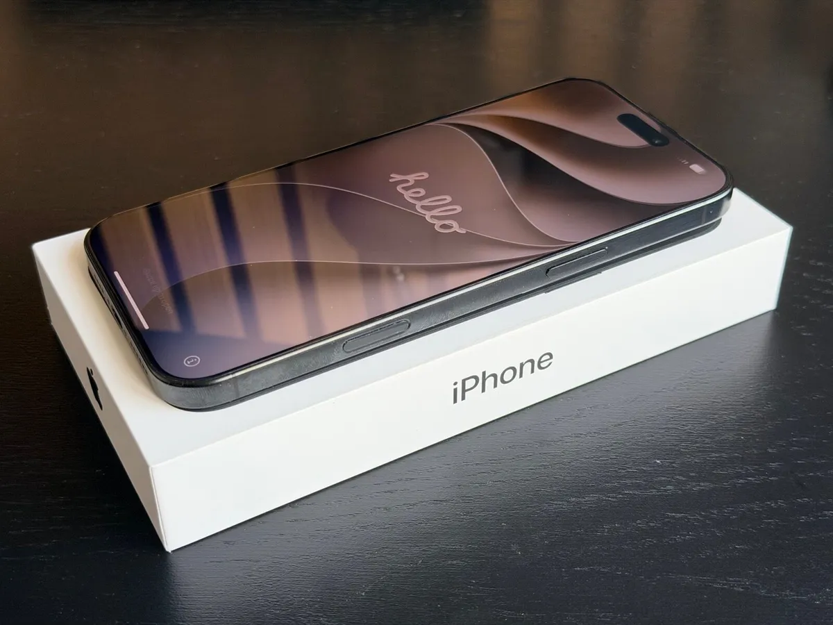 iPhone 16 Pro Max, Black Titanium, 256GB, unlocked - Image 2