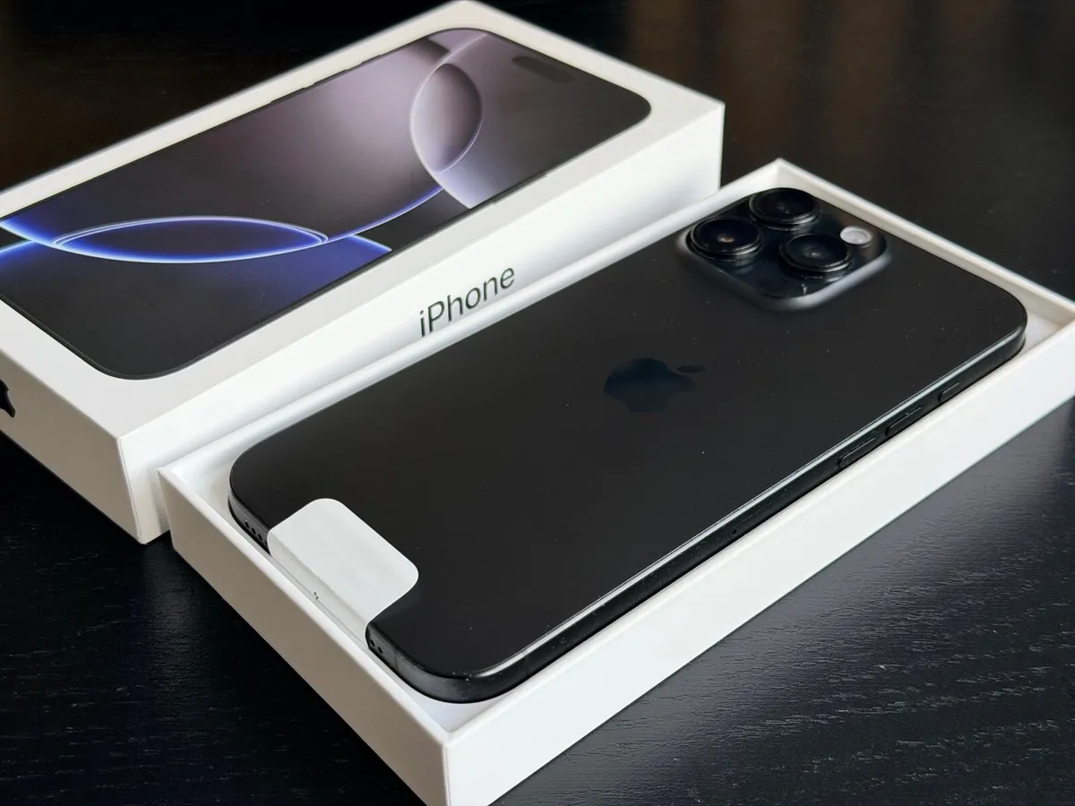iPhone 16 Pro Max, Black Titanium, 256GB, unlocked - Image 3