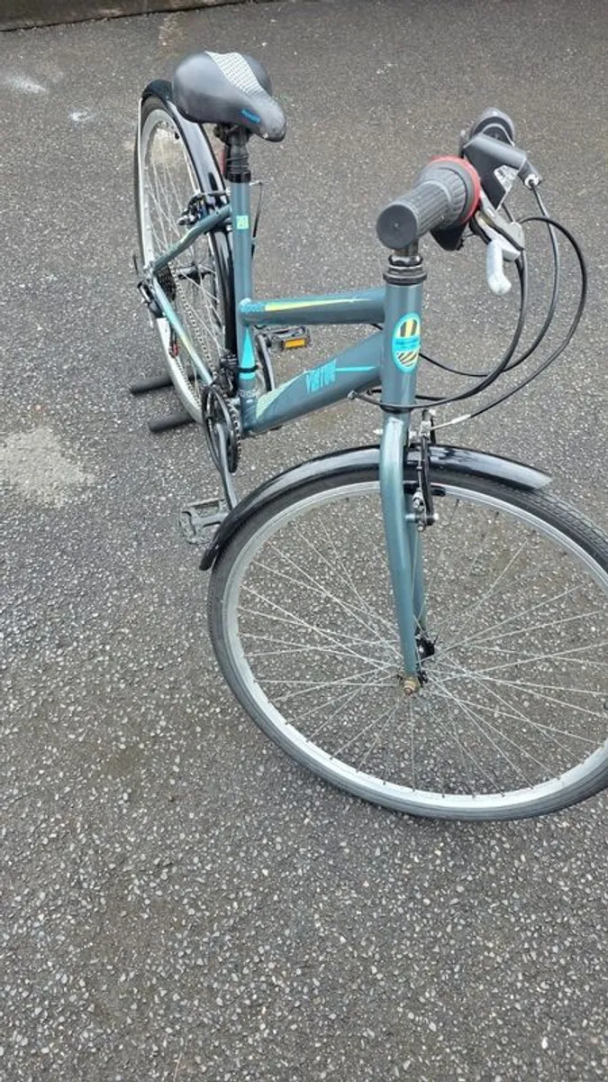 Ladies Bike   28 Alloy Hybrid Bike   18inch Frame - Image 4