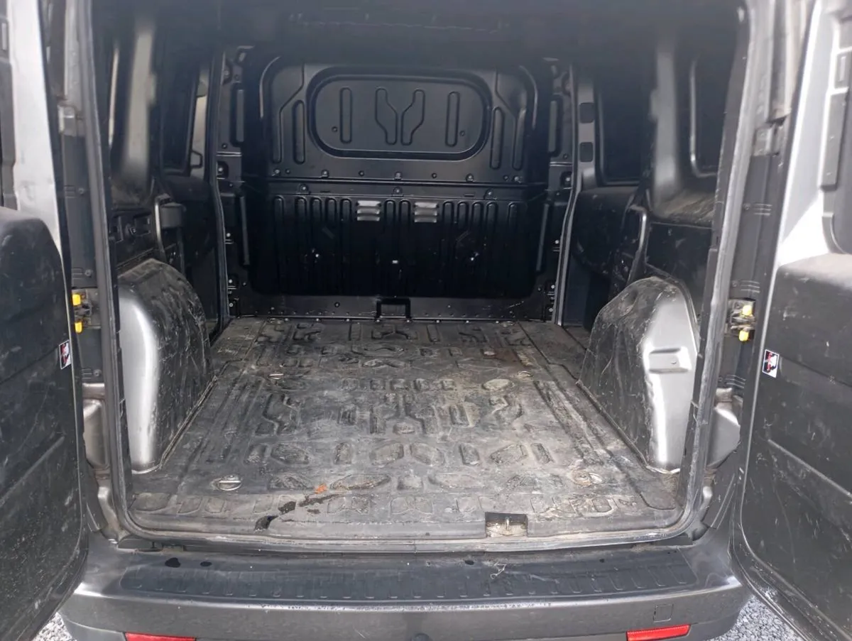Flat doblo cargo 151 - Image 4
