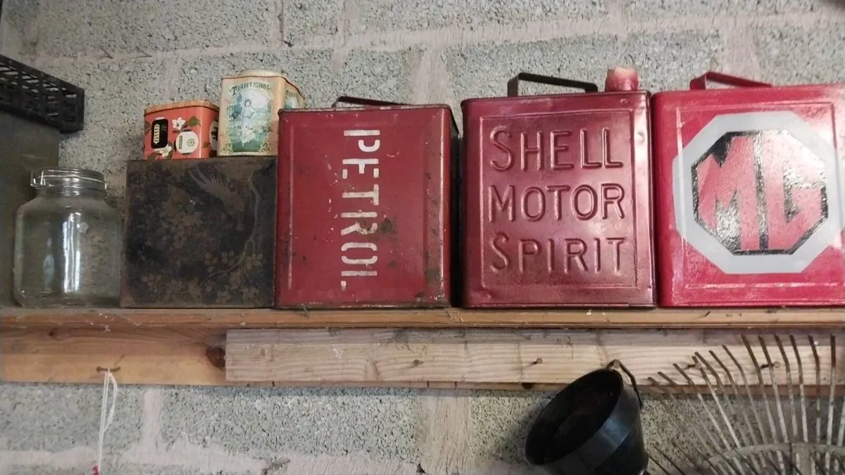 Oil Can - Image 1