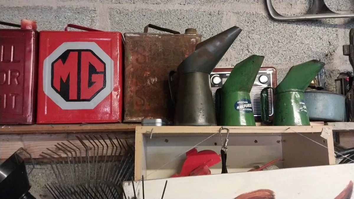 Oil Can - Image 2