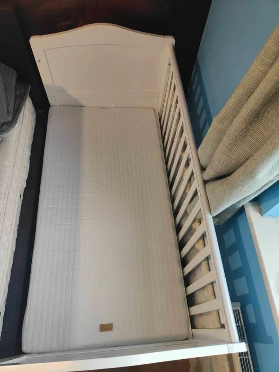 2 in 1 - Baby cot / Toddler cot package with 2 beds - Image 1
