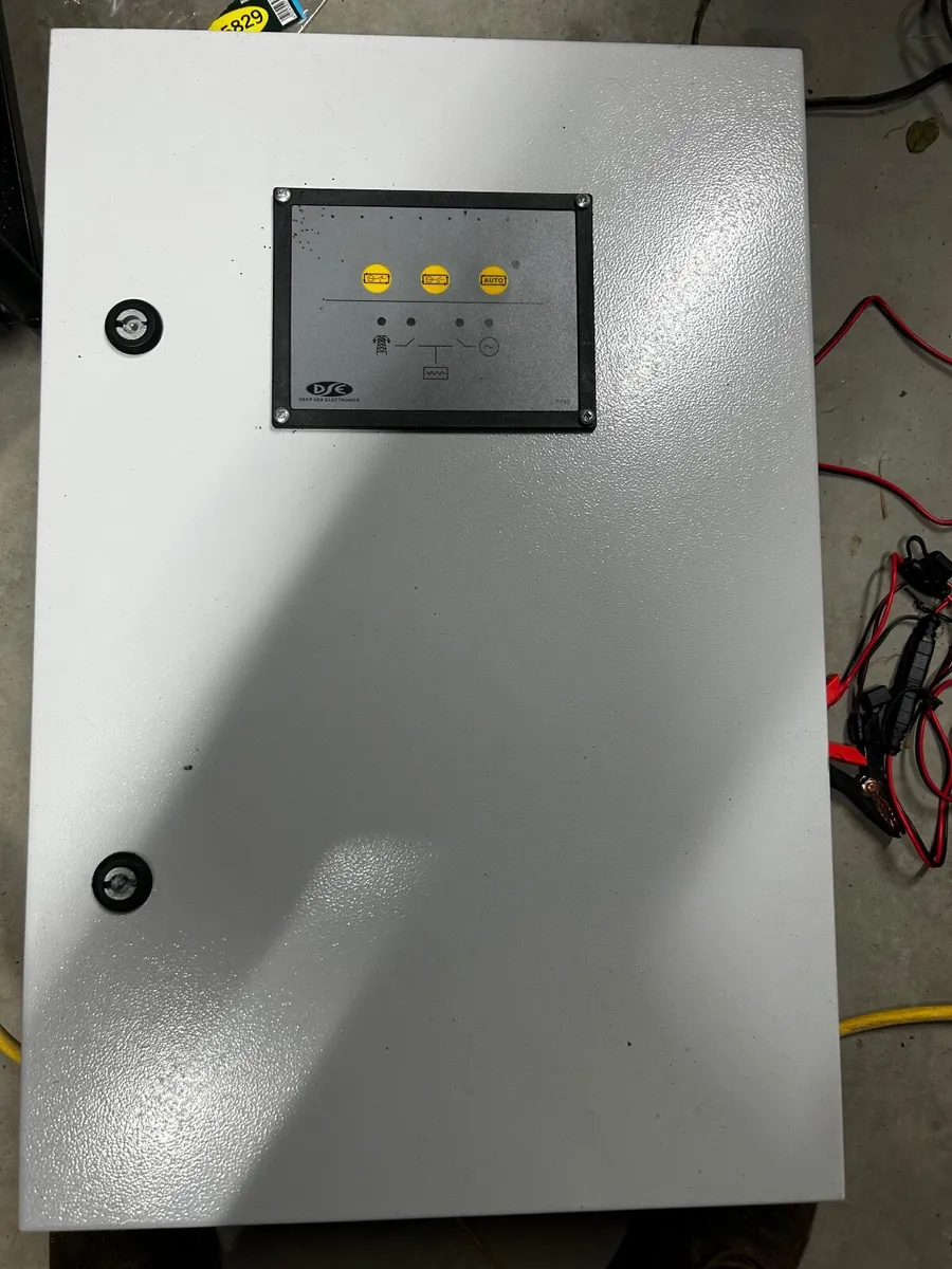 3 phase automatic changeover switch - Image 1