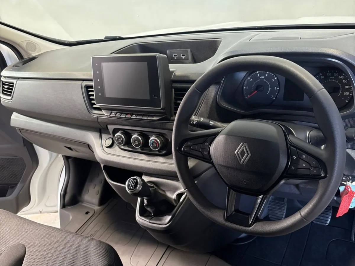 Renault Trafic LL30 BLUE DCI 130 START - Image 2