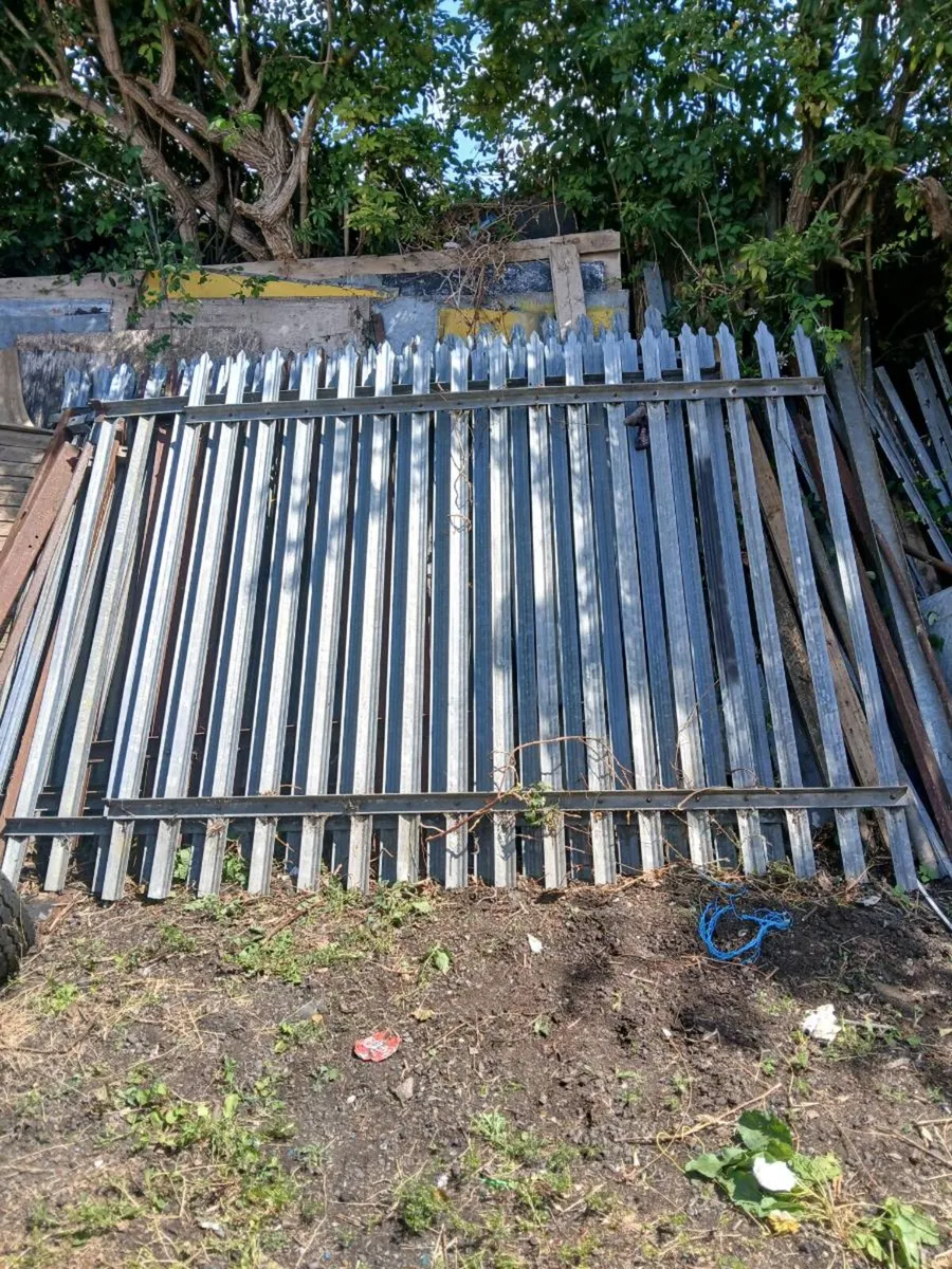Fencing panels