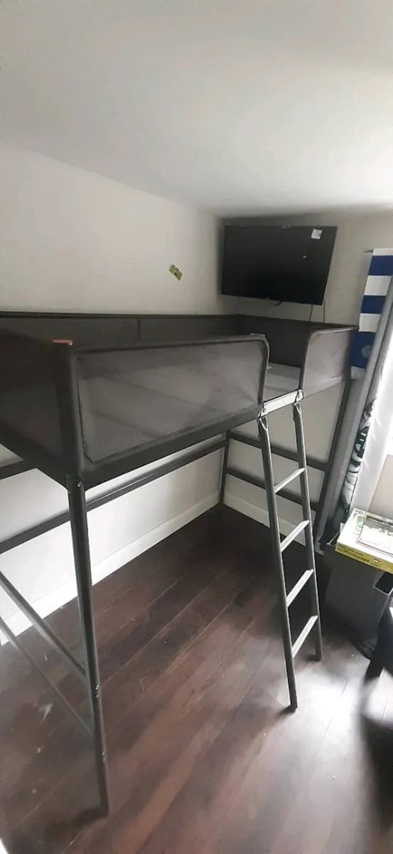 Bunk bed - Image 1