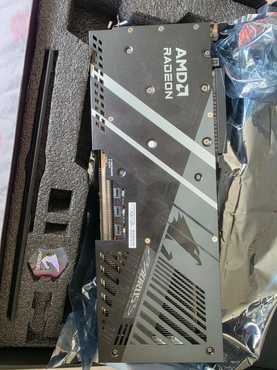 Gigabyte AORUS Radeon 9070 XT Elite - Image 4