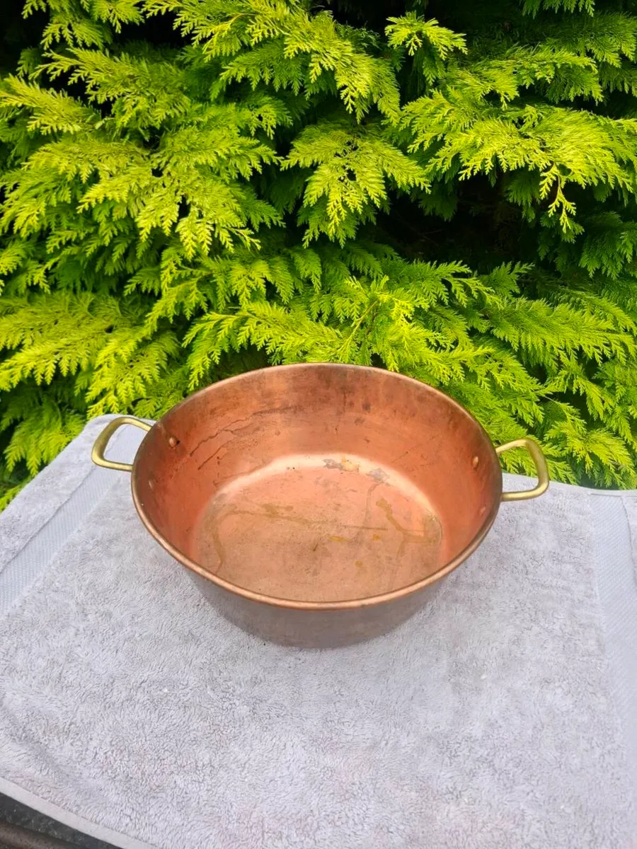 37cm copper pot postage possible - Image 1