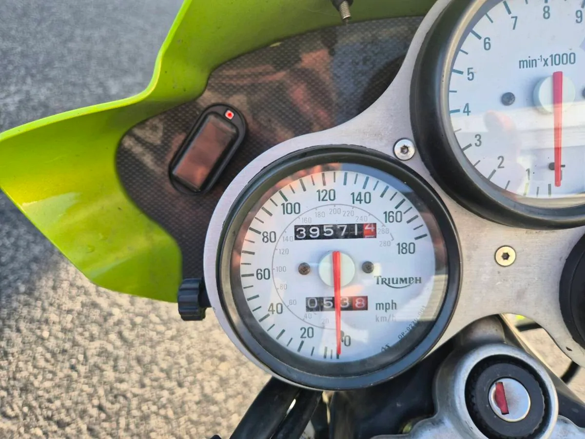 Triumph speed triple 955i - Image 4
