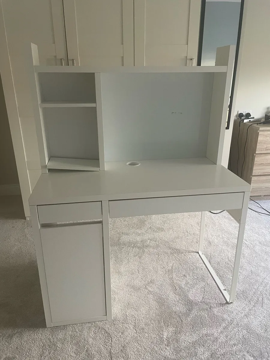 IKEA desk - FREE FOR COLLECTION - Image 1