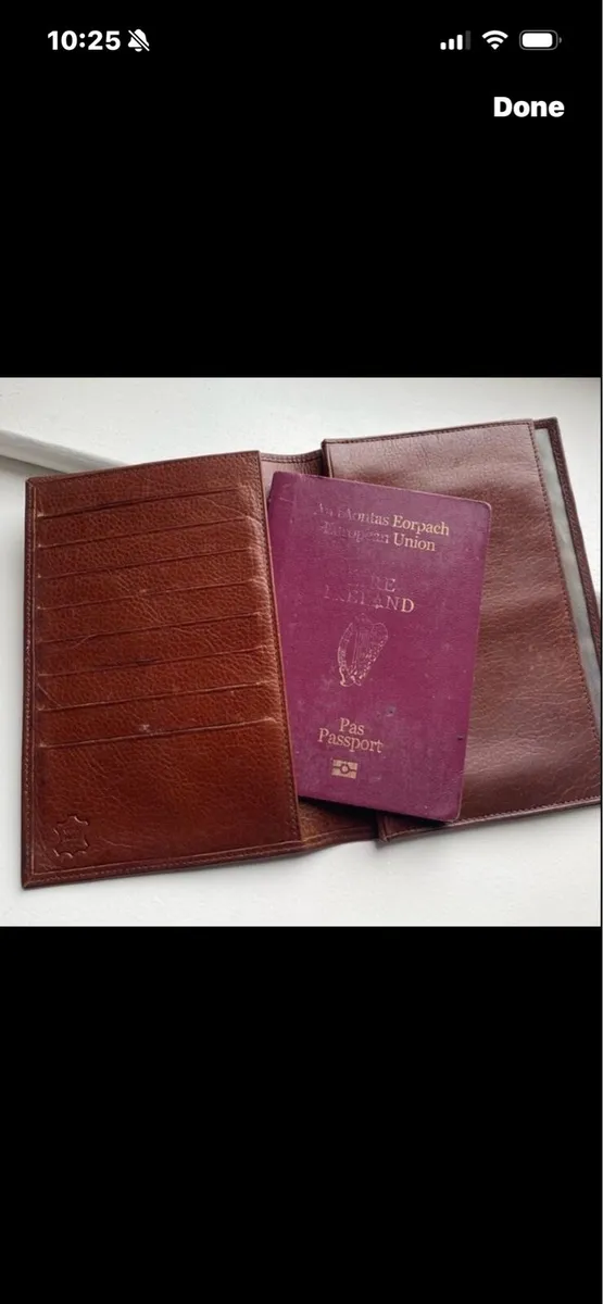 Quality Leather Travel Wallet - Image 1