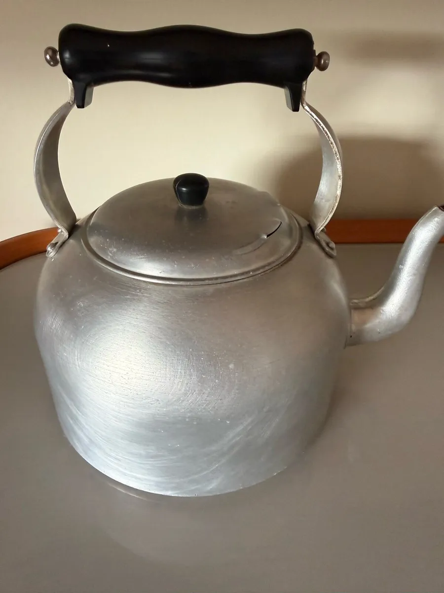 Vintage Castle Brand Kettle - Image 3