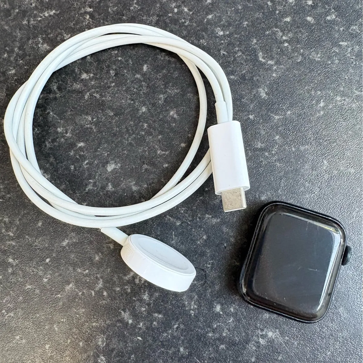 Apple Watch SE 2nd Generation 40mm Midnight Black - Image 1