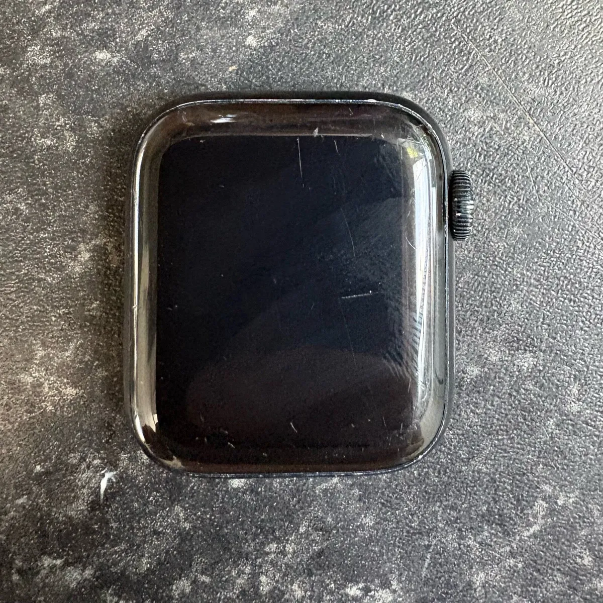 Apple Watch SE 2nd Generation 40mm Midnight Black - Image 2