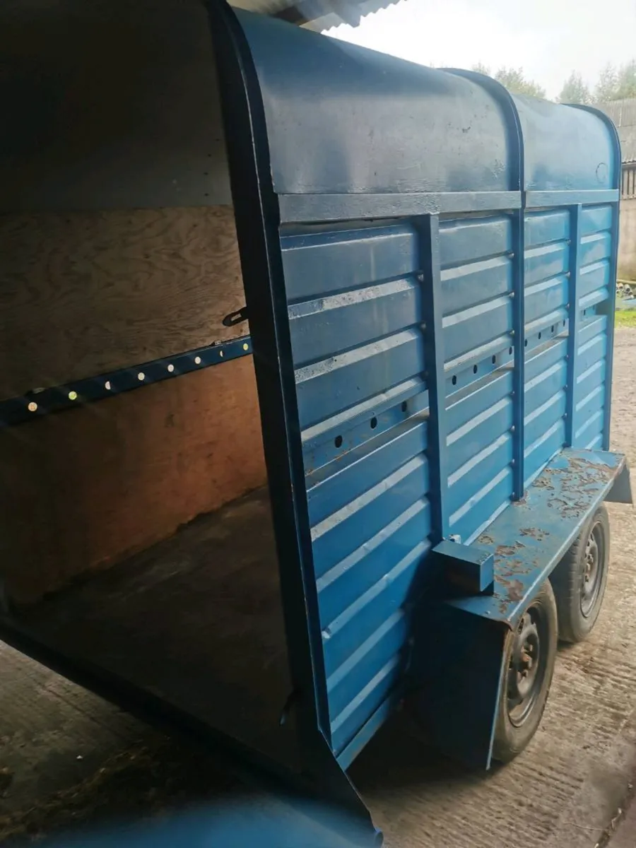 Trailers - Image 3