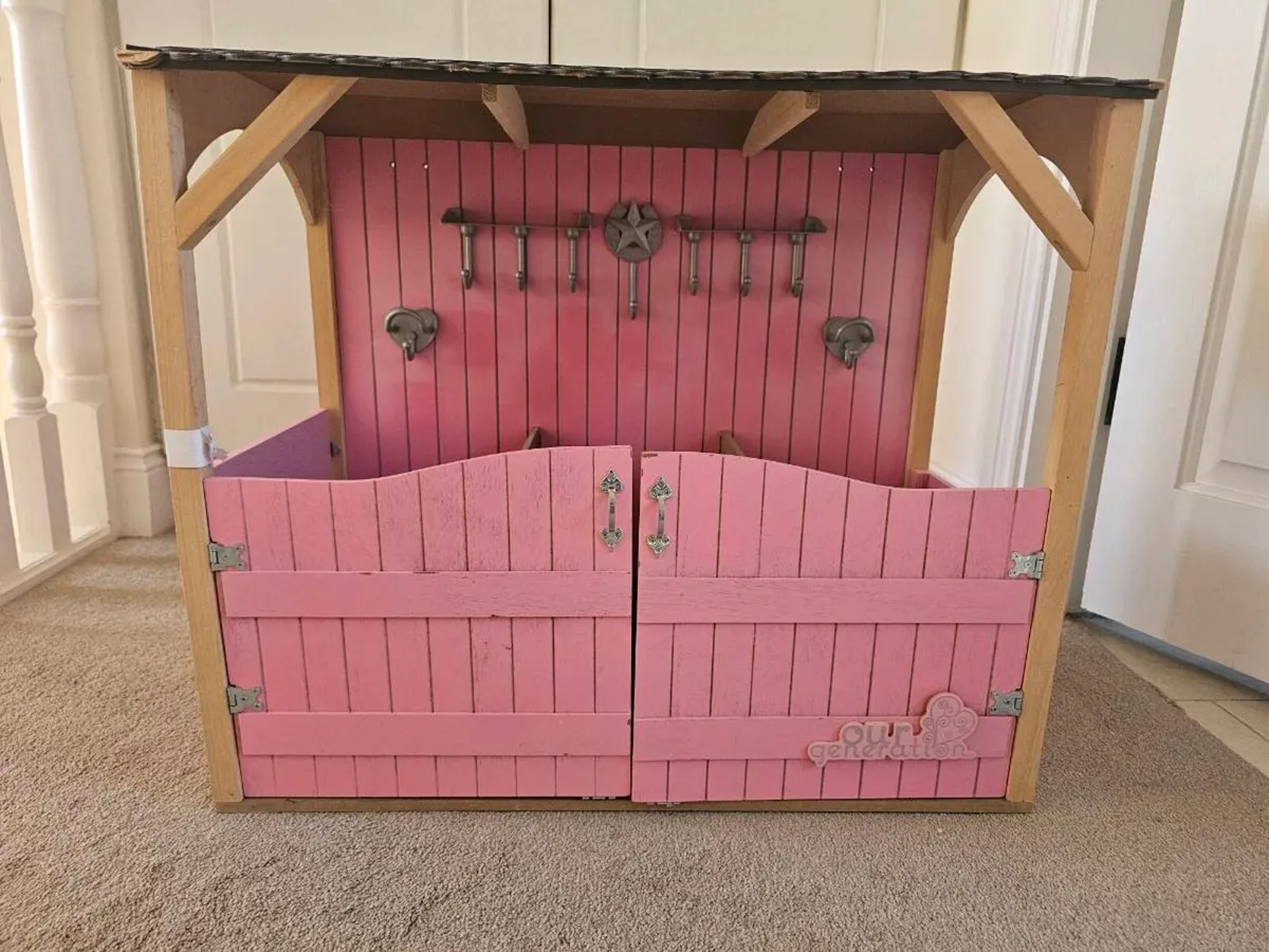 Our generation stables and accessories - Image 1