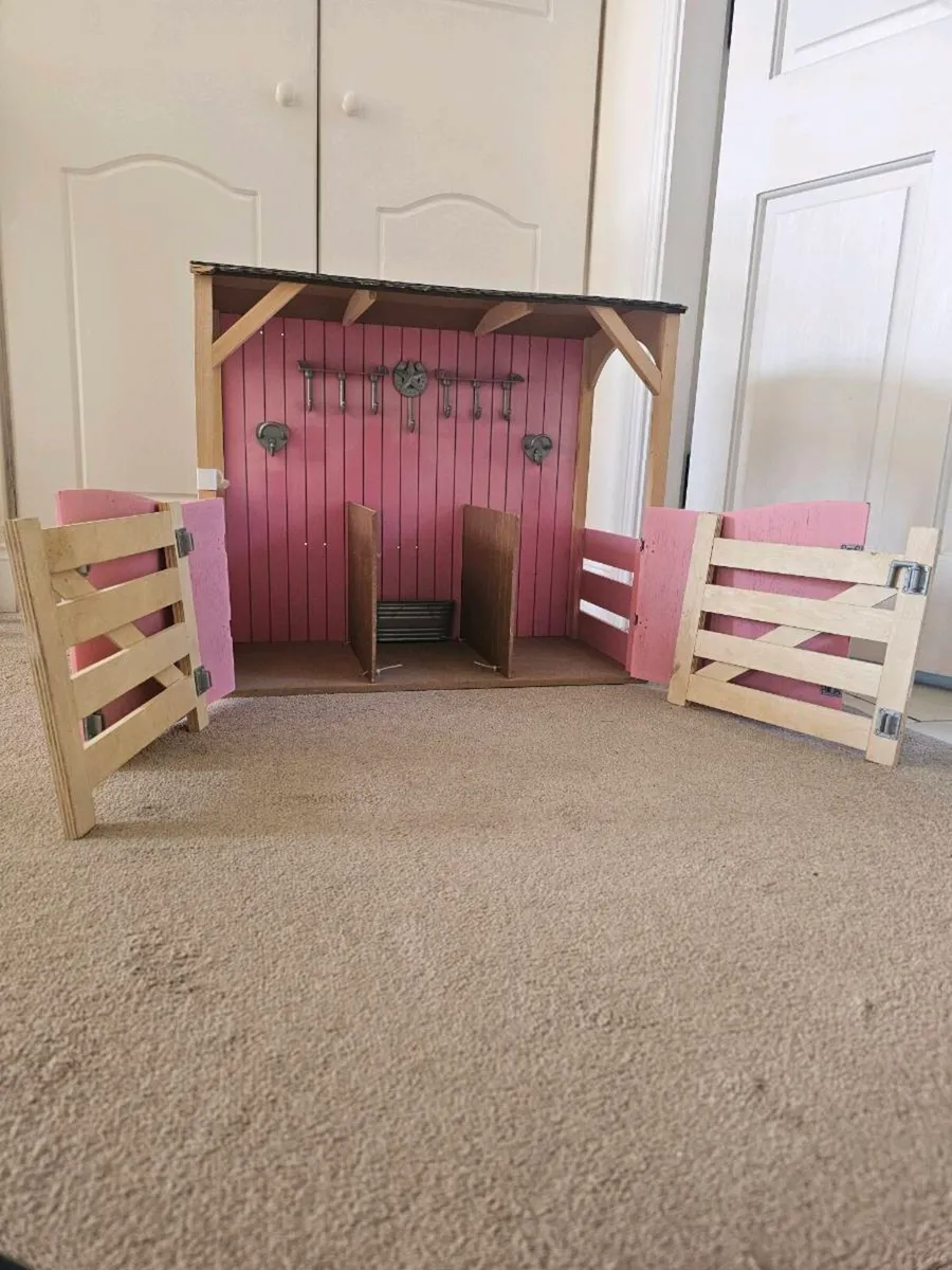 Our generation stables and accessories - Image 3
