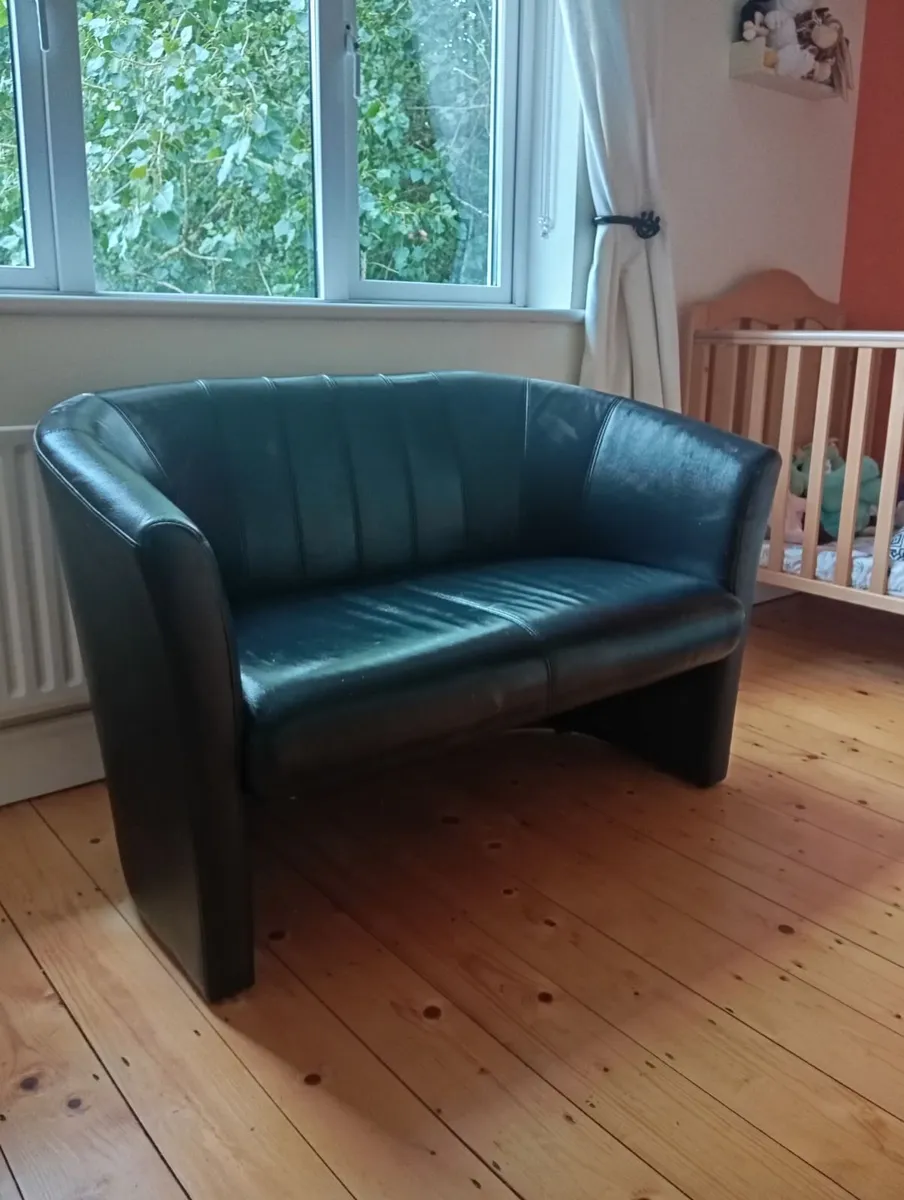 2 seater club sofa - Image 1