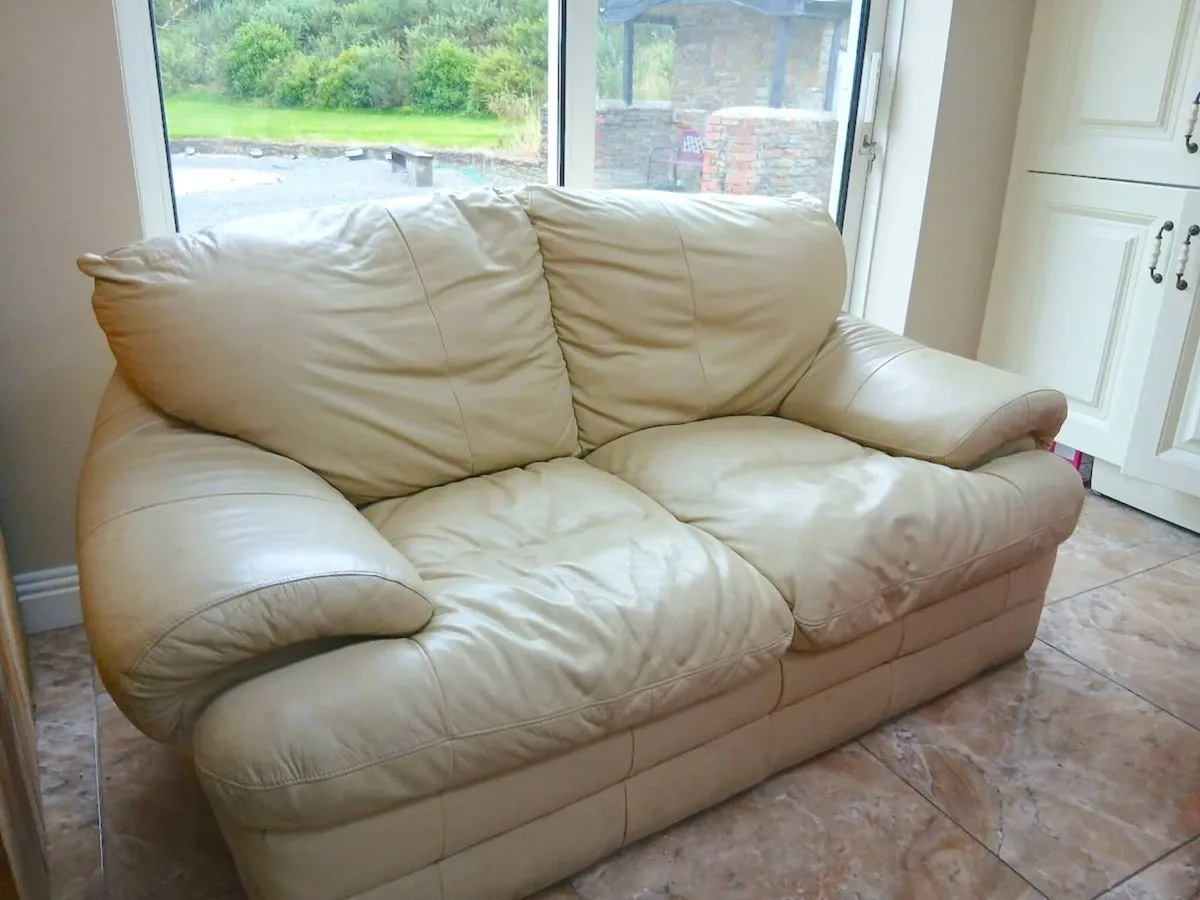 3 Sofas and display cabinet - Image 3