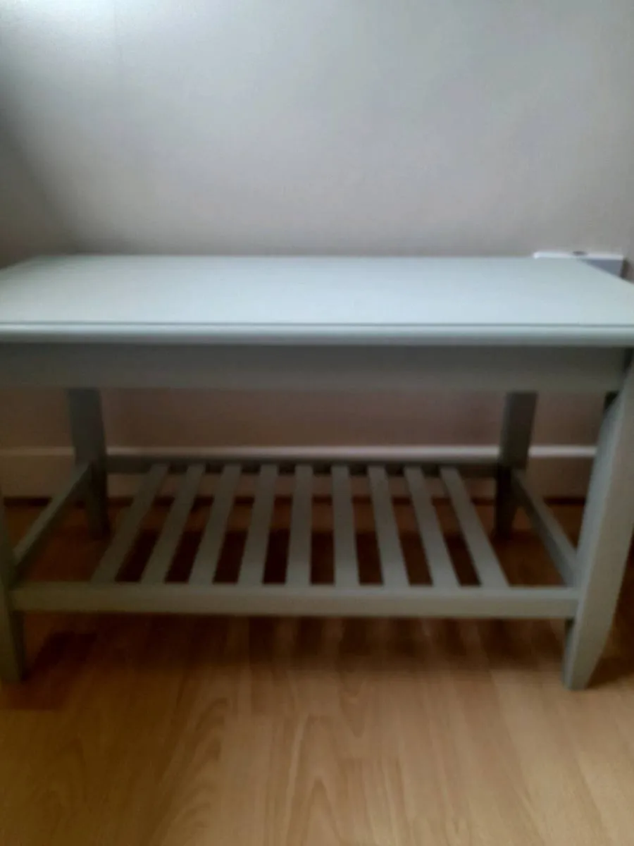 Small wooden table - Image 2