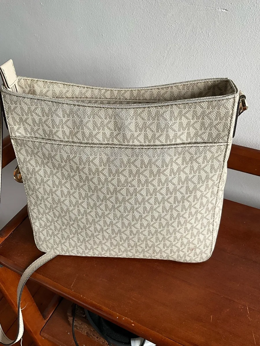 Michael Kors Cross Body Bag - Image 3