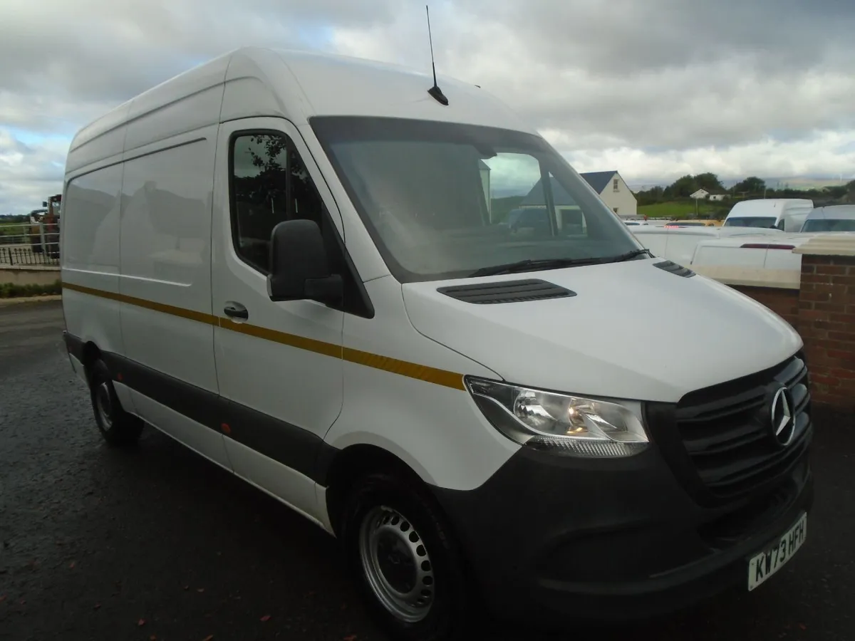 2023 Mercedes-Benz Sprinter 315CDI MWB HR RWD. - Image 1