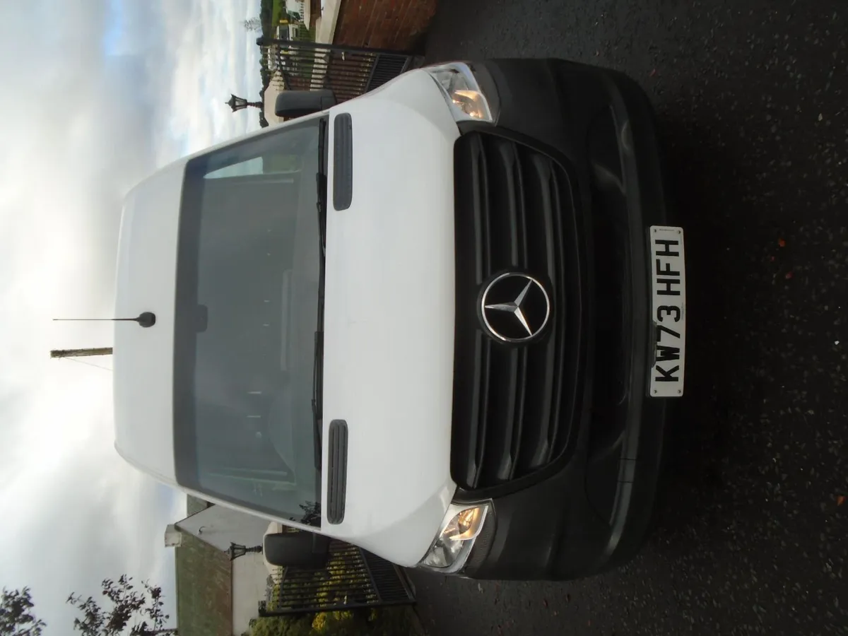 2023 Mercedes-Benz Sprinter 315CDI MWB HR RWD. - Image 2