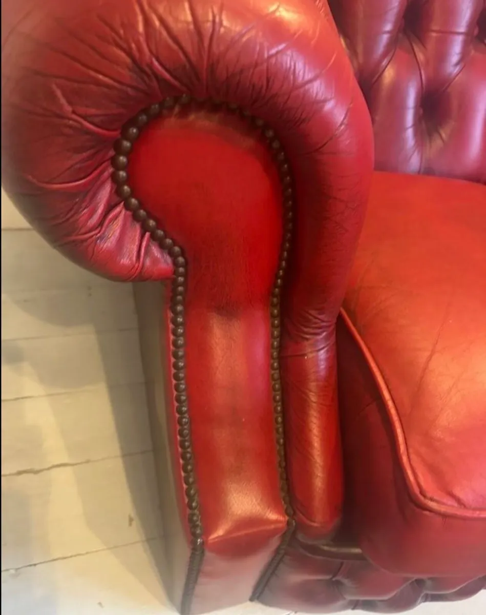 Chesterfield sofa - Image 4