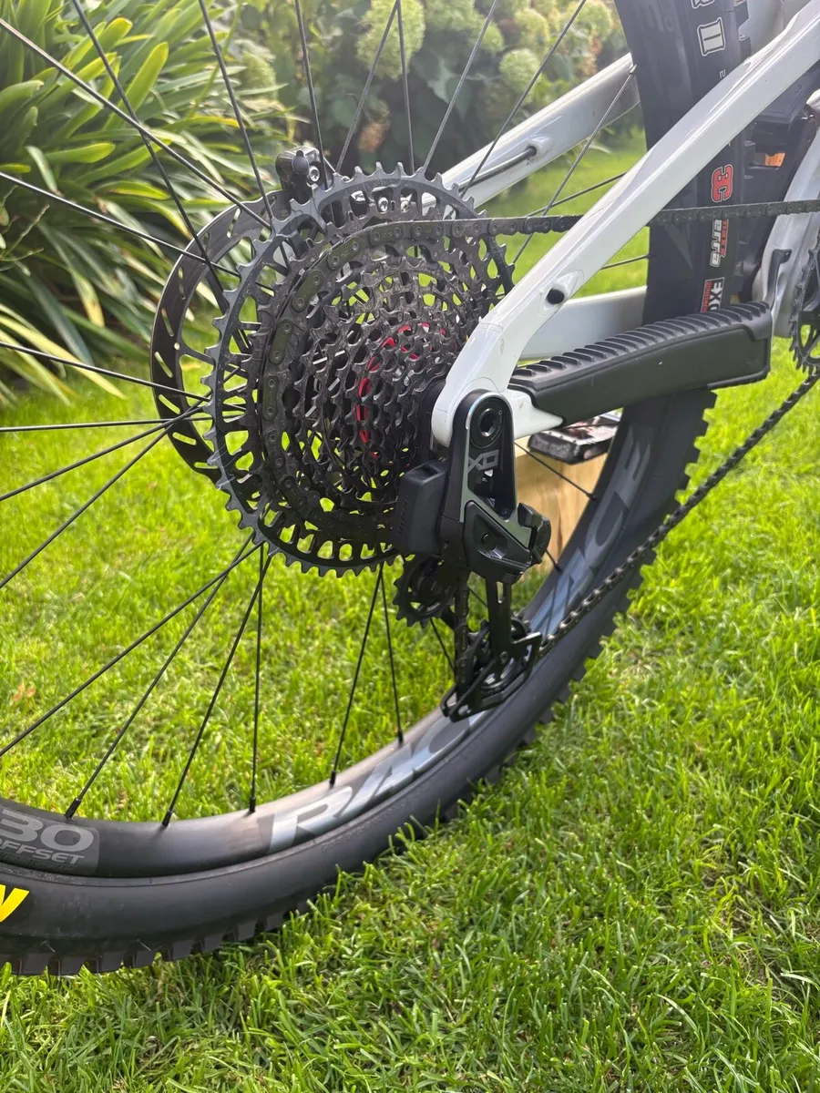 Santa Cruz Bronson CC - Image 4