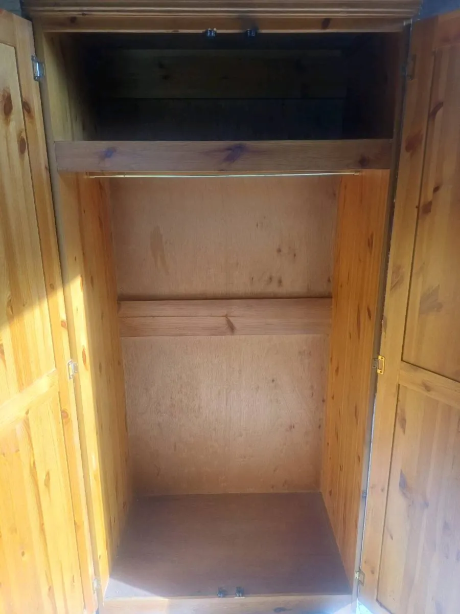 DOUBLE WARDROBE - Image 3