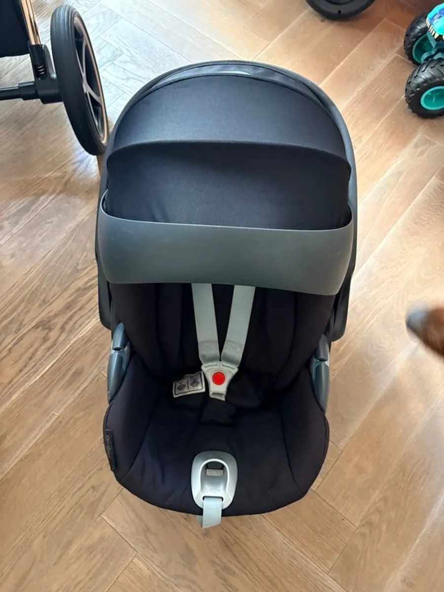 Cybex Priam Platinum Rose Gold 3in1 Travel System. Professionally Cleaned - Image 4