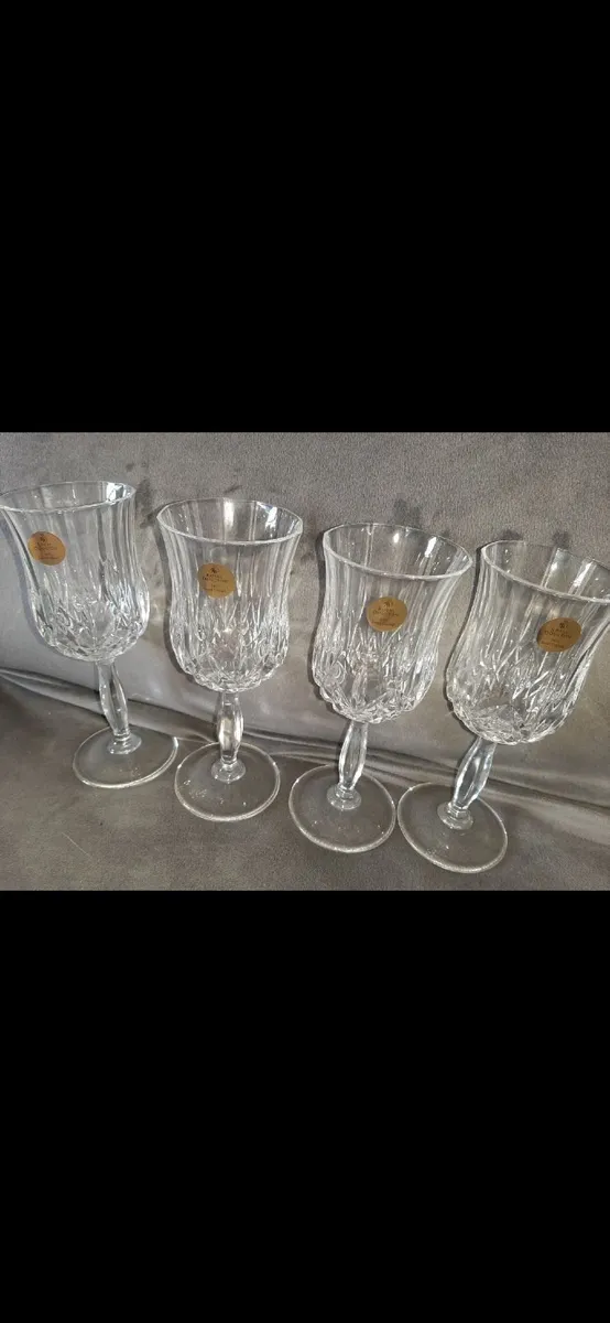 Set of 4 wine goblets by Royal Doulton - Image 1