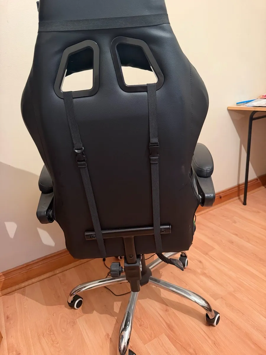 Gaming Chair - Image 4