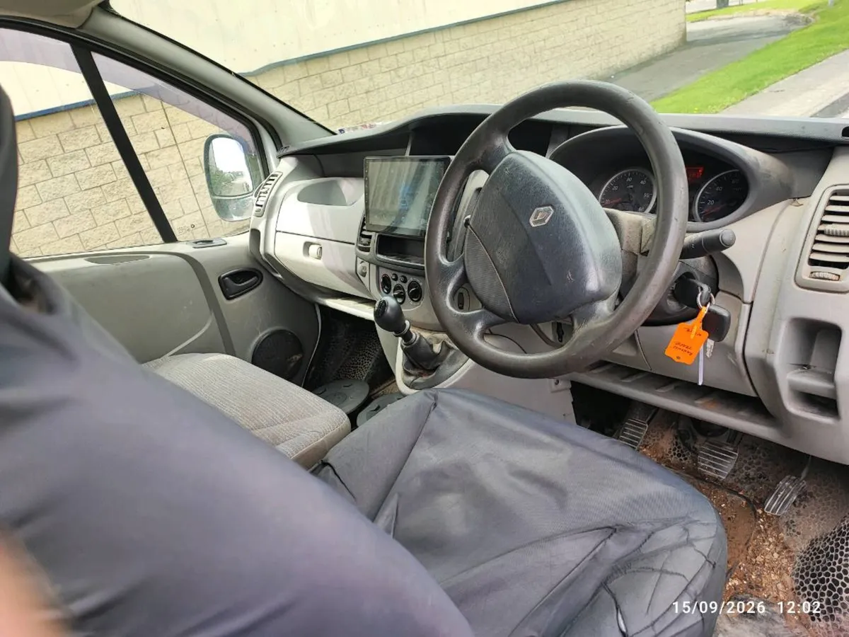 2013 Renault traffic . Fresh doe - Image 4