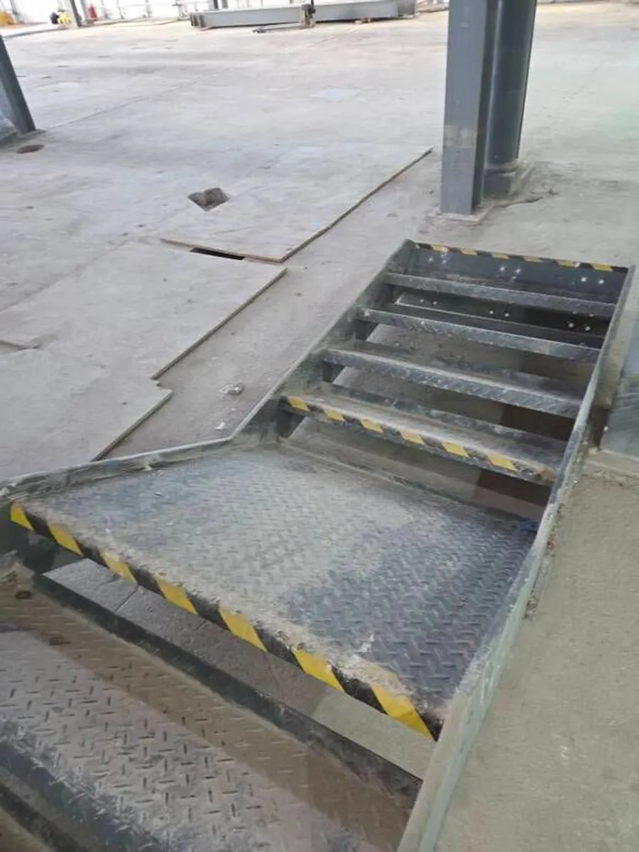 metal stairs - Image 3