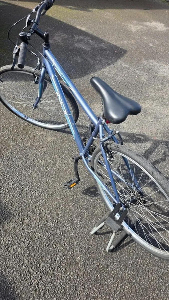 INDI Hybrid Bike 28inch  18inch Frame 90euros Quick Sale - Image 4