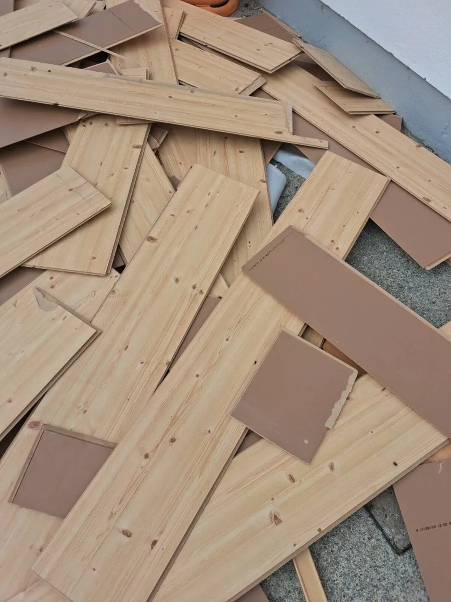Laminate flooring - Image 1