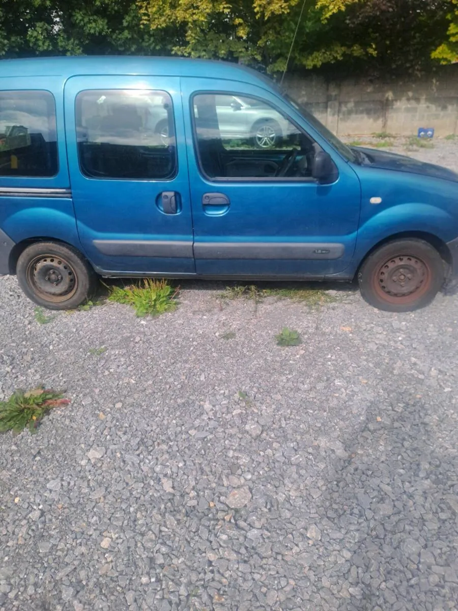 Van - Image 2