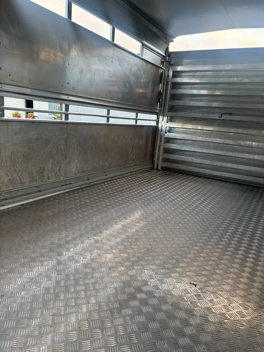 Cattle trailer - Image 4