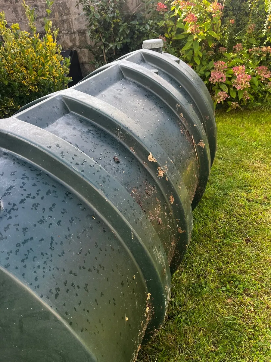 Oil tank - Image 1