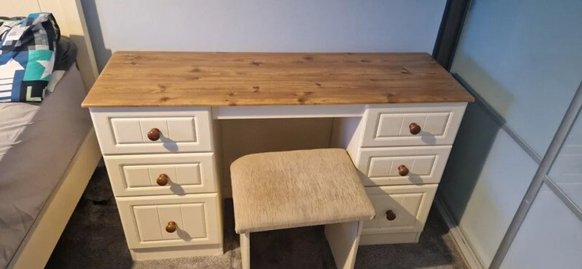 Dressing table and stool. - Image 1