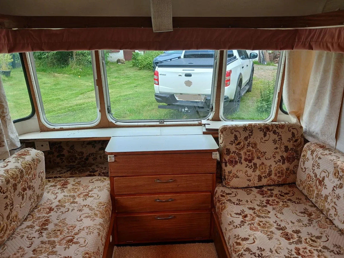 Vintage Viking Fibreline caravan - Image 4